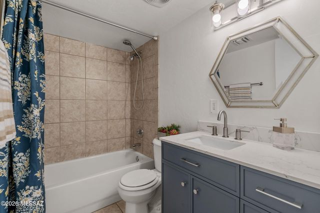 2841 N Columbus Blvd Apt 33, Tucson, AZ 85712