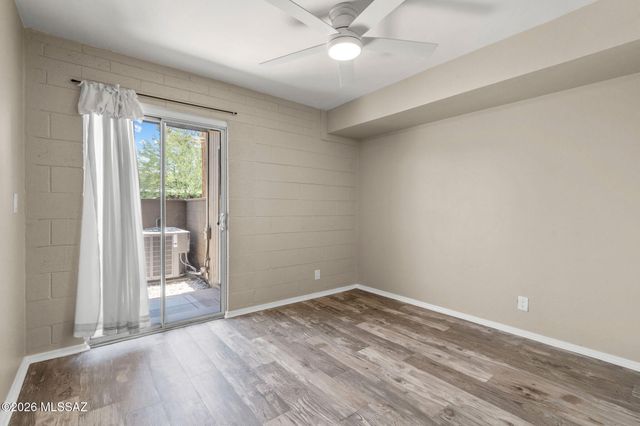 2841 N Columbus Blvd Apt 33, Tucson, AZ 85712