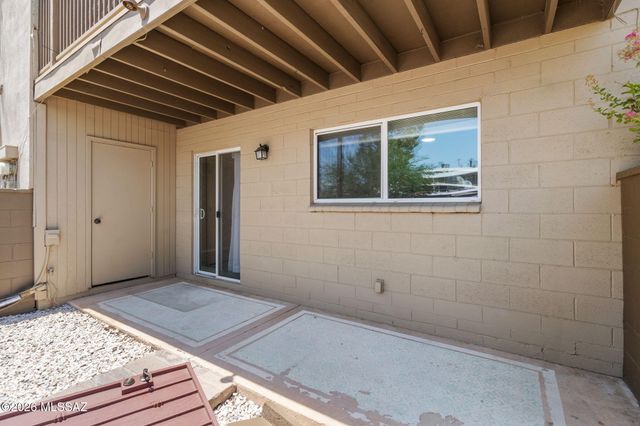 2841 N Columbus Blvd Apt 33, Tucson, AZ 85712