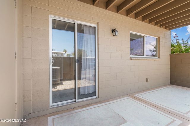 2841 N Columbus Blvd Apt 33, Tucson, AZ 85712