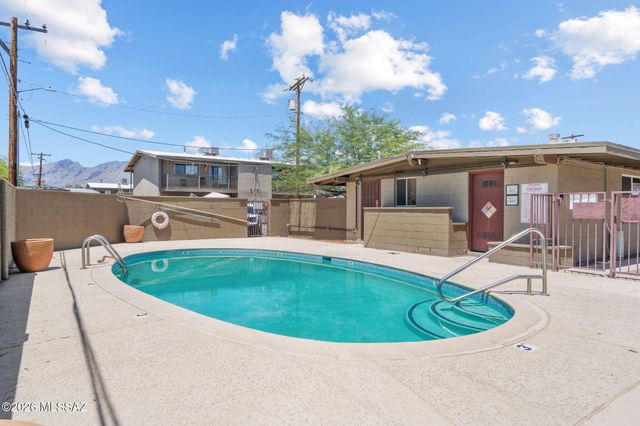 2841 N Columbus Blvd Apt 33, Tucson, AZ 85712