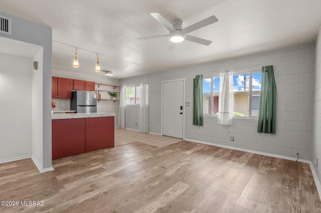 2841 N Columbus Blvd Apt 33, Tucson, AZ 85712