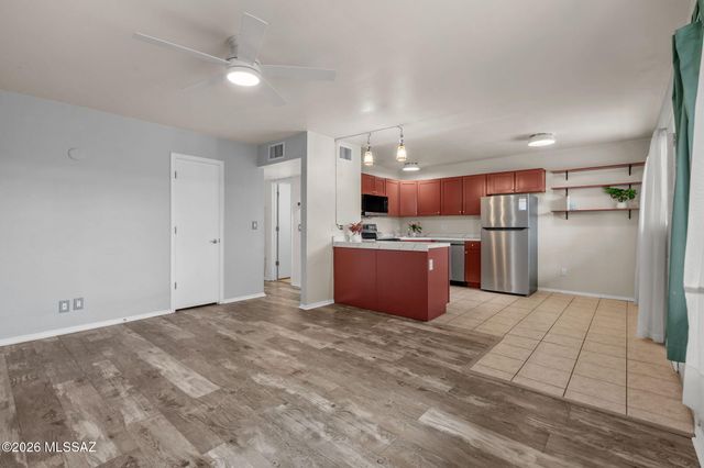 2841 N Columbus Blvd Apt 33, Tucson, AZ 85712