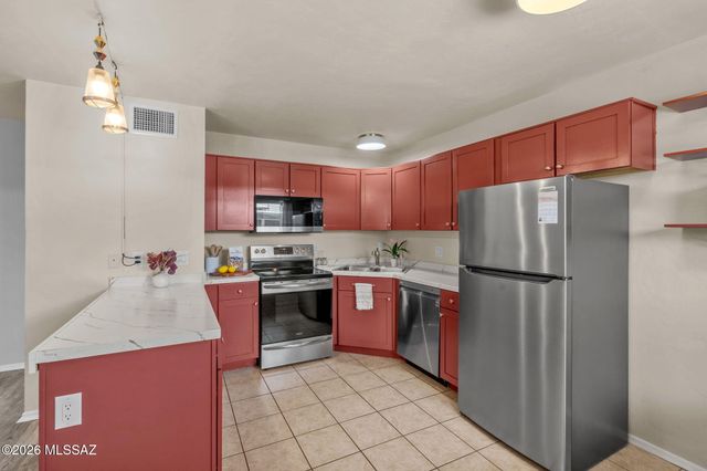 2841 N Columbus Blvd Apt 33, Tucson, AZ 85712