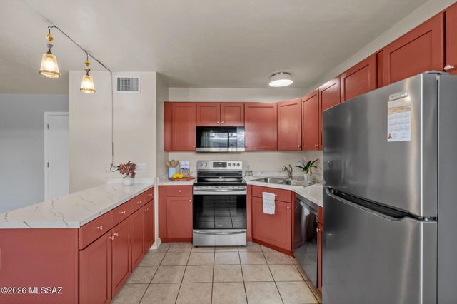 2841 N Columbus Blvd Apt 33, Tucson, AZ 85712