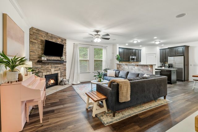 2014 Morton Dr, Spring Hill, TN 37174