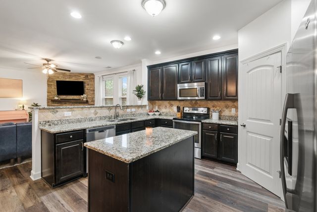 2014 Morton Dr, Spring Hill, TN 37174