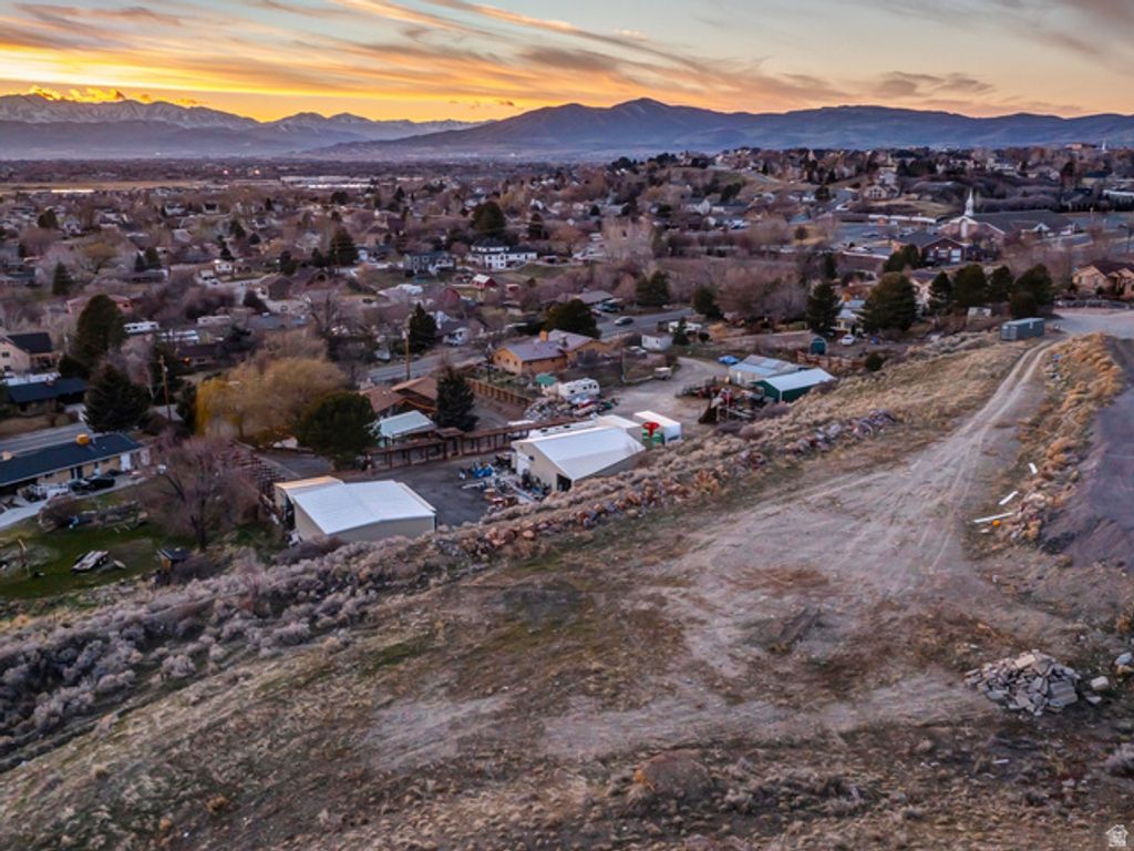 3851 W Mountaintop Cir Unit 5, Cedar Hills, UT 84062 — exterior