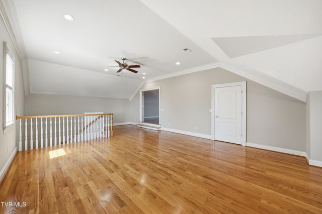 1184 Cliffview Circle, Johnson City, TN 37615