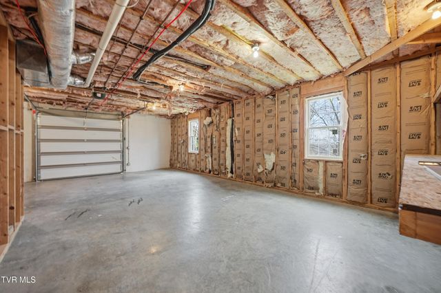 1184 Cliffview Circle, Johnson City, TN 37615