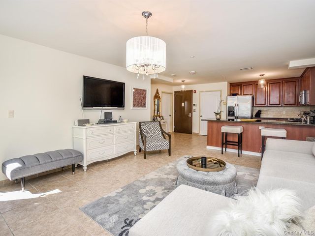 400 Carney Street 603, Glen Cove, NY 11542