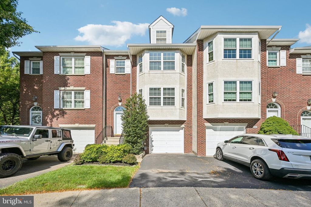 301 CAROL CT #15, LANSDALE, PA 19446 — exterior