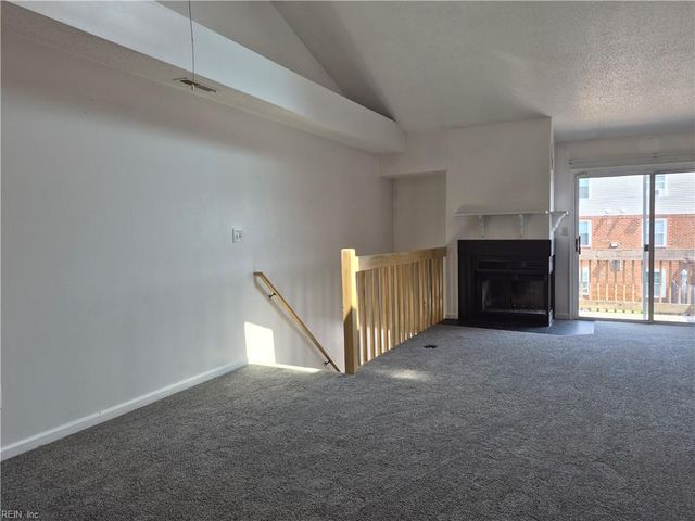 5129 Walkers Grant LN, Virginia Beach, VA 23455