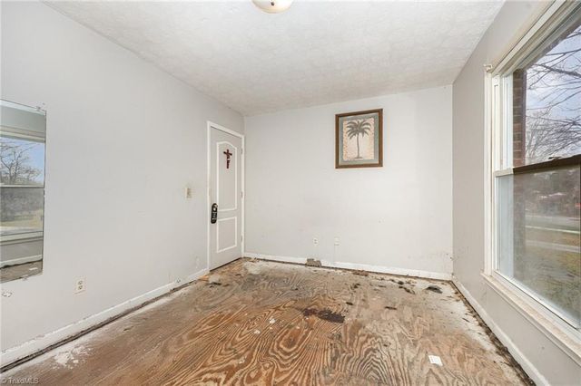 1210 Castlegate Court, Winston-salem, NC 27103