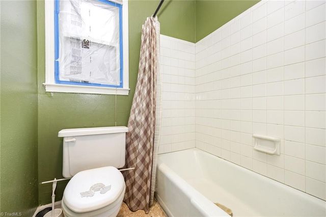 1210 Castlegate Court, Winston-salem, NC 27103