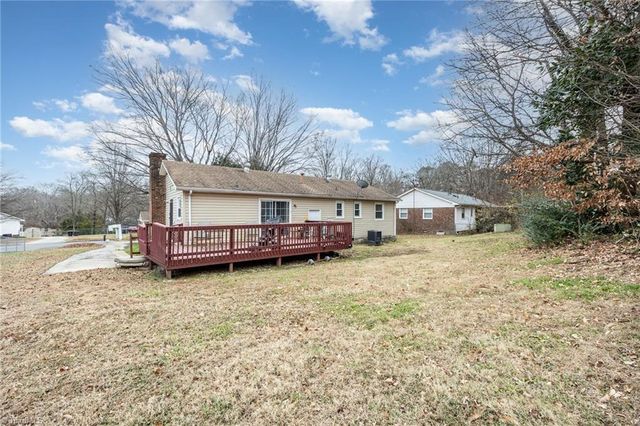 1210 Castlegate Court, Winston-salem, NC 27103