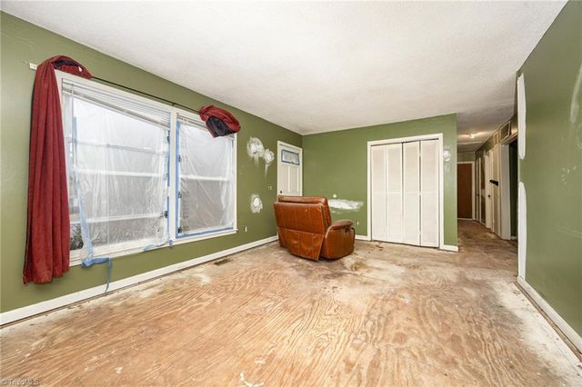 1210 Castlegate Court, Winston-salem, NC 27103