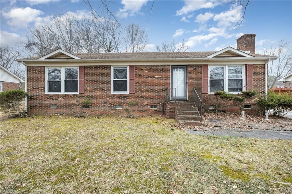 1210 Castlegate Court, Winston-salem, NC 27103