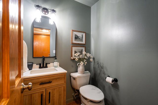 W55N778 Cedar Ridge DRIVE, Cedarburg, WI 53012