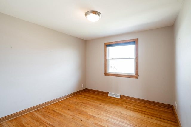 W55N778 Cedar Ridge DRIVE, Cedarburg, WI 53012
