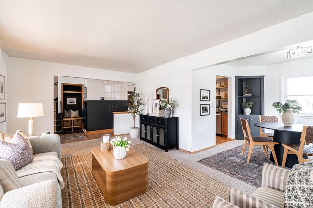 W55N778 Cedar Ridge DRIVE, Cedarburg, WI 53012