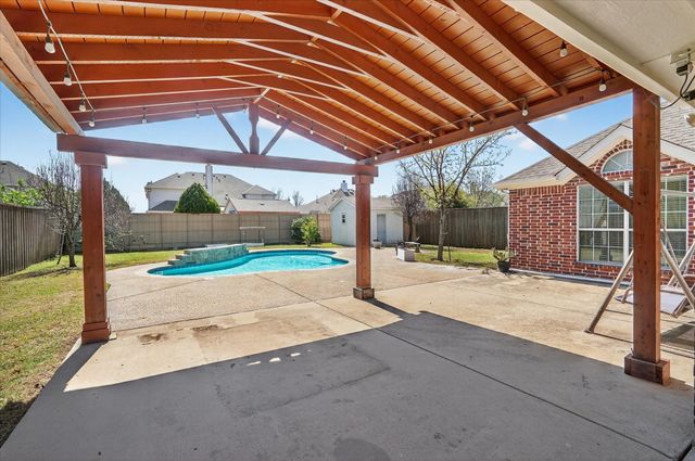 2839 Kate Lane, Grand Prairie, TX 75052