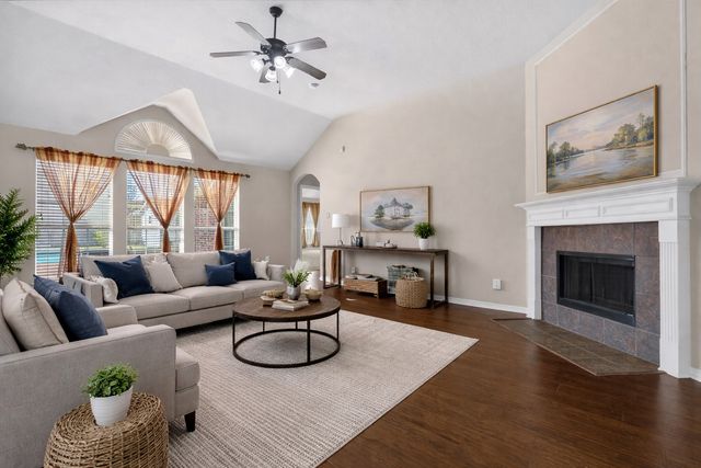 2839 Kate Lane, Grand Prairie, TX 75052