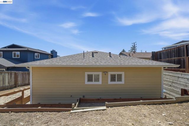 17208 President Dr, Castro Valley, CA 94546