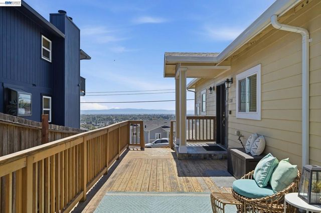 17208 President Dr, Castro Valley, CA 94546