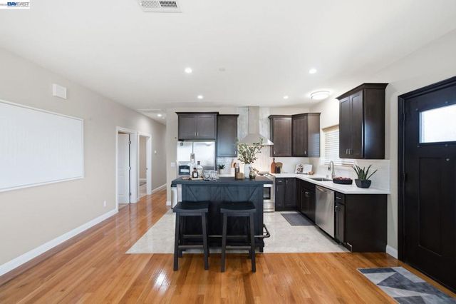 17208 President Dr, Castro Valley, CA 94546