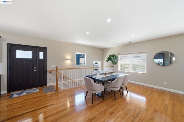 17208 President Dr, Castro Valley, CA 94546