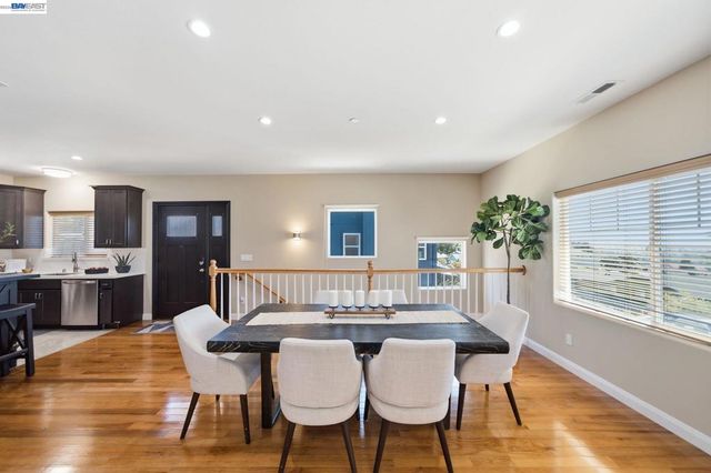 17208 President Dr, Castro Valley, CA 94546
