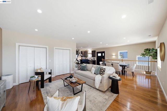 17208 President Dr, Castro Valley, CA 94546
