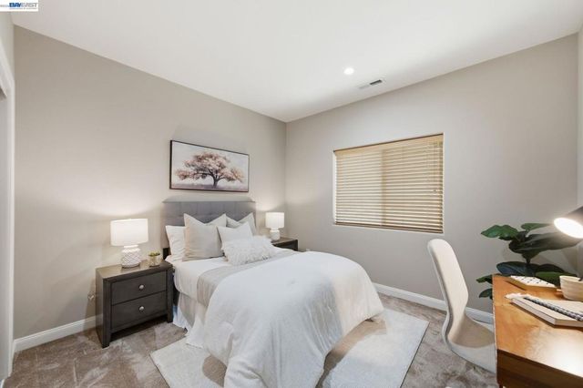 17208 President Dr, Castro Valley, CA 94546