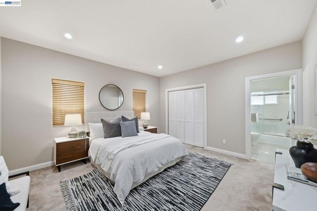 17208 President Dr, Castro Valley, CA 94546