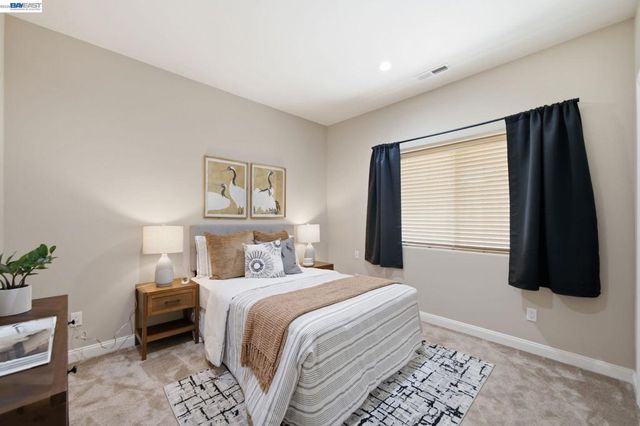 17208 President Dr, Castro Valley, CA 94546