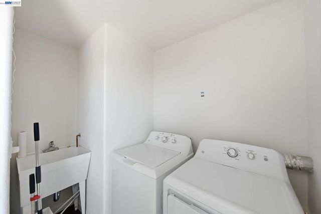 17208 President Dr, Castro Valley, CA 94546