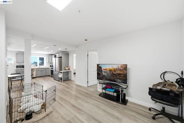 17208 President Dr, Castro Valley, CA 94546