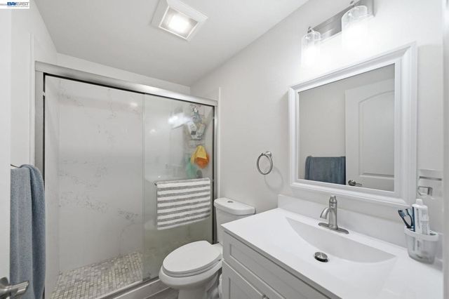 17208 President Dr, Castro Valley, CA 94546