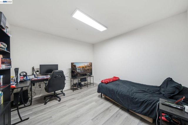 17208 President Dr, Castro Valley, CA 94546