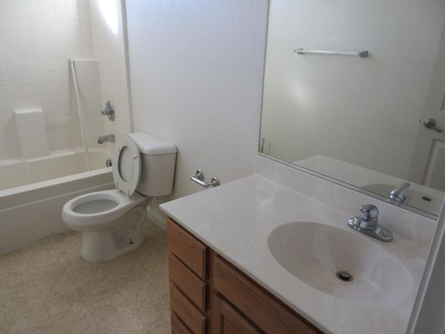 1016 Papaya Street, Madera, CA 93638