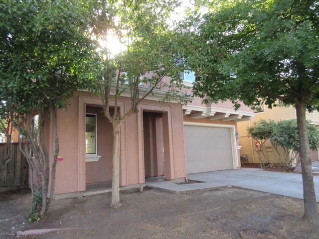 1016 Papaya Street, Madera, CA 93638