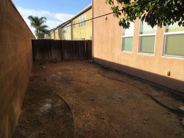 1016 Papaya Street, Madera, CA 93638