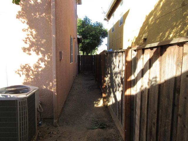 1016 Papaya Street, Madera, CA 93638