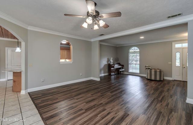 117 Woods Lake Drive, Madison, MS 39110