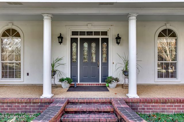 117 Woods Lake Drive, Madison, MS 39110