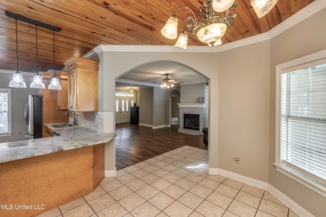 117 Woods Lake Drive, Madison, MS 39110