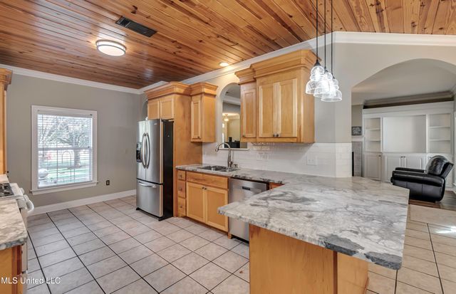 117 Woods Lake Drive, Madison, MS 39110