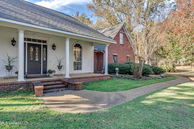 117 Woods Lake Drive, Madison, MS 39110