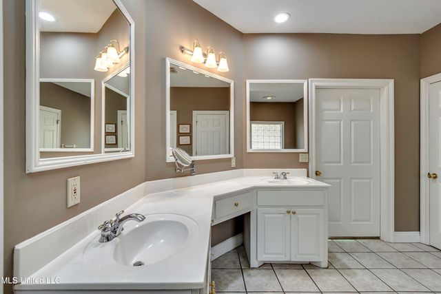 117 Woods Lake Drive, Madison, MS 39110